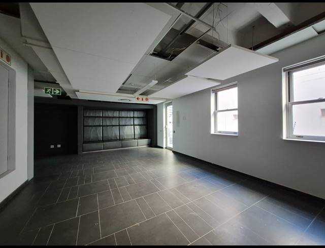 1,180M² OFFICE TO LET IN ILLOVO